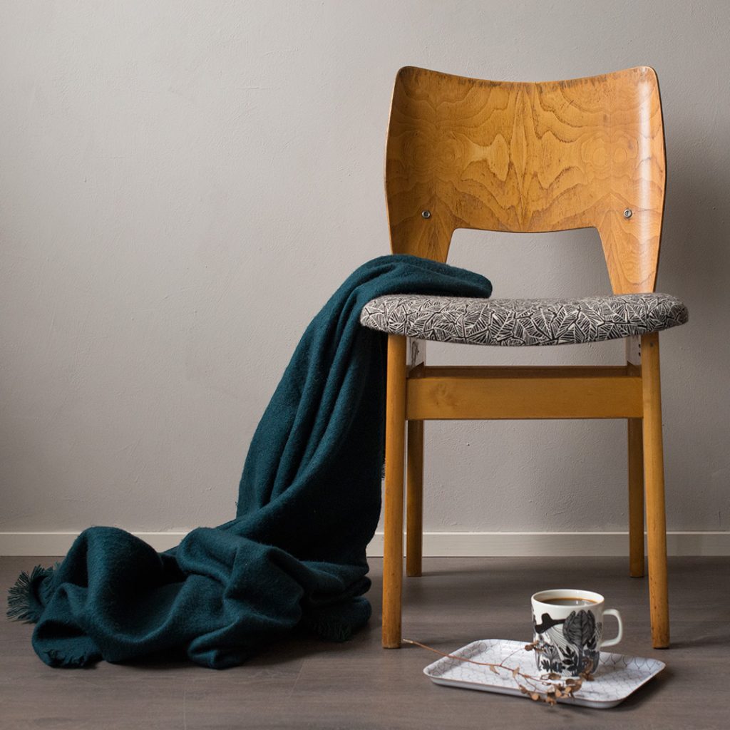 Olavi Liedon Askolle sunnittelema 50-luvun pikkutuoli kunnostettuna.